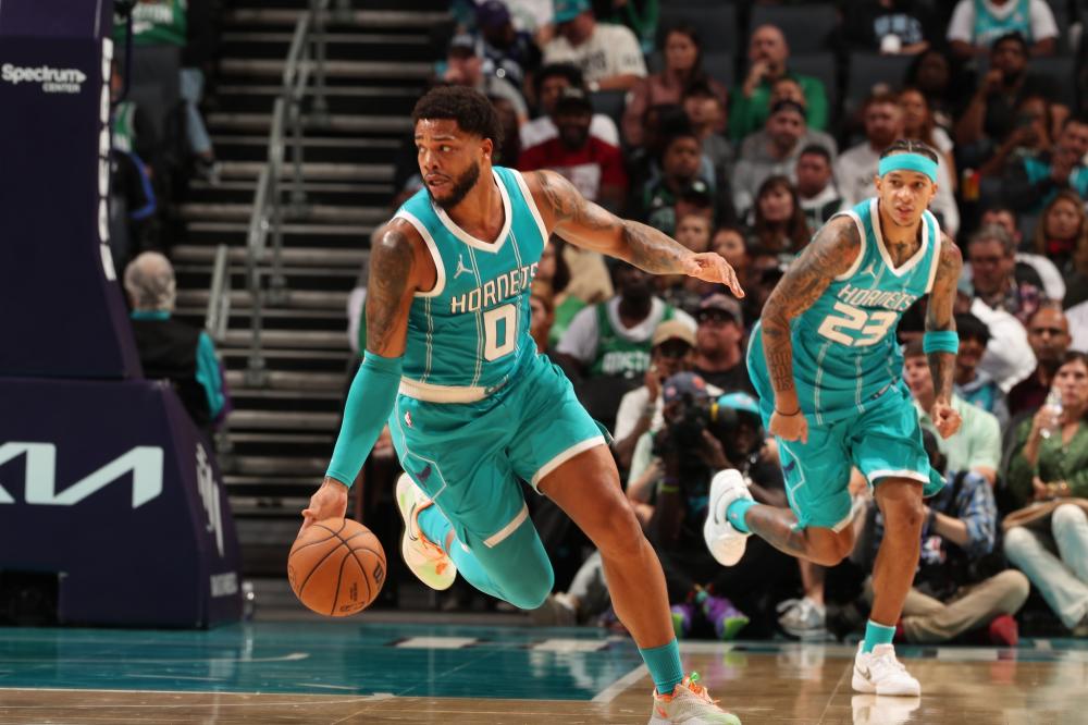 飞身扑救胡 飞身扑救胡